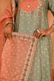 SANGANERI KURTA SET